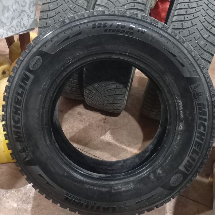 комплект зимних шин Michelin 225/70 R16. Toyota Highlander