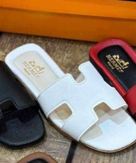 Papuci de dama noi