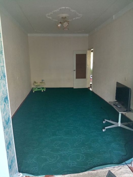 Срочно продаестя 3-х комнатная квартира в Чирчике