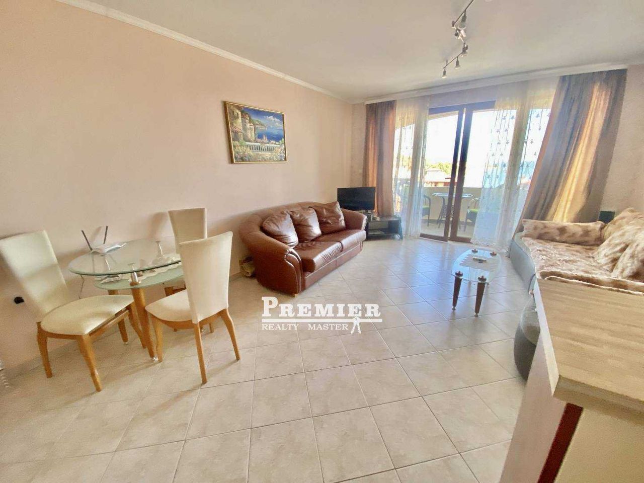Продава се Двустаен апартамент в Свети Влас - 77 кв.м за 1429 €/кв.м - Снимка #1