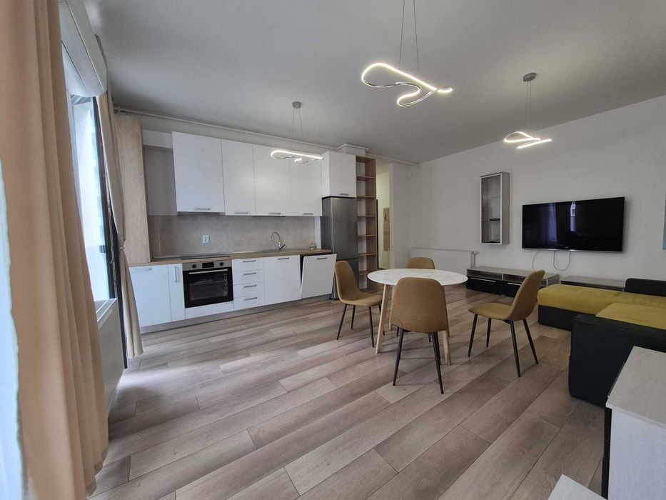 Apartament 3 camere modern  centru, bloc nou, parcare inclusa