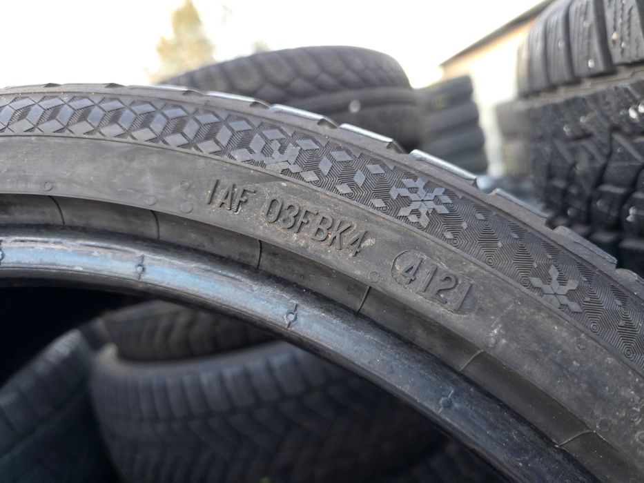 2бр Зимни гуми 235 35 19 - Continental