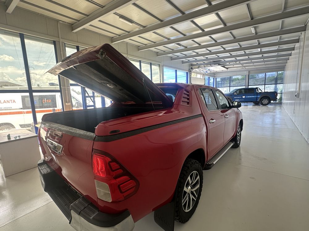 Toyota Hilux 4x4 Double Cab A/T Invincible