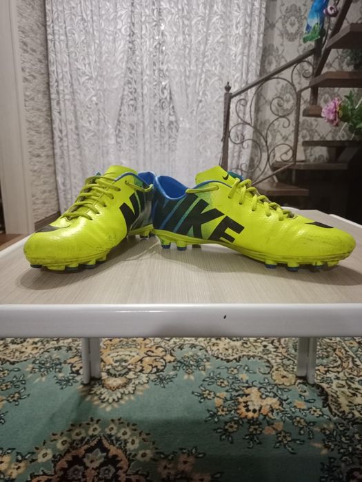 Бутсы для футбола,найки MERCURIAL