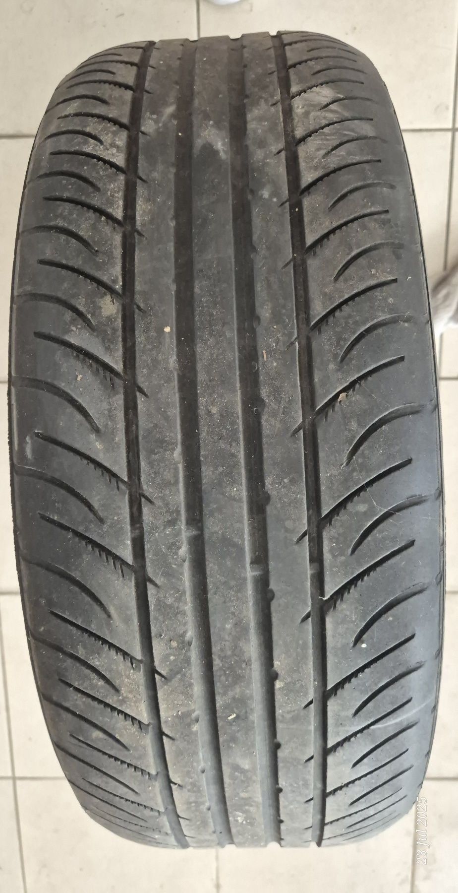 Гума а джанта 225/55/17