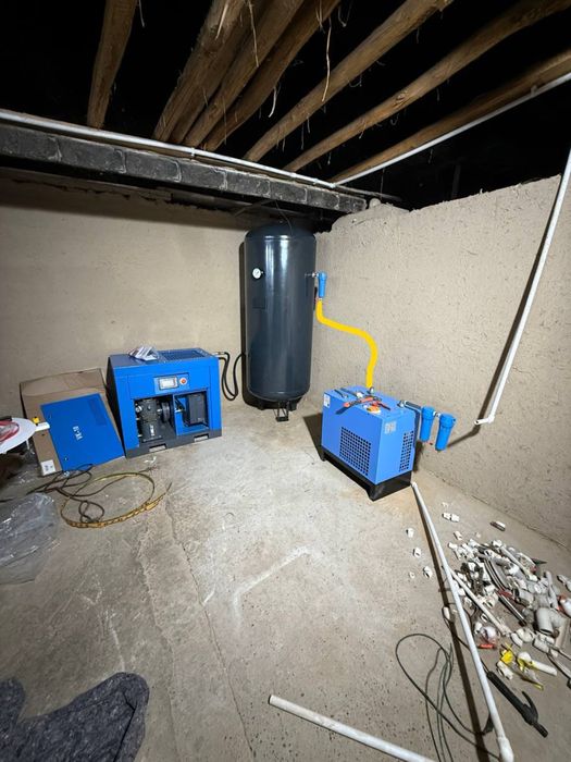 Компрессор с инвертором винтовой воздушный Первые руки Kompressor