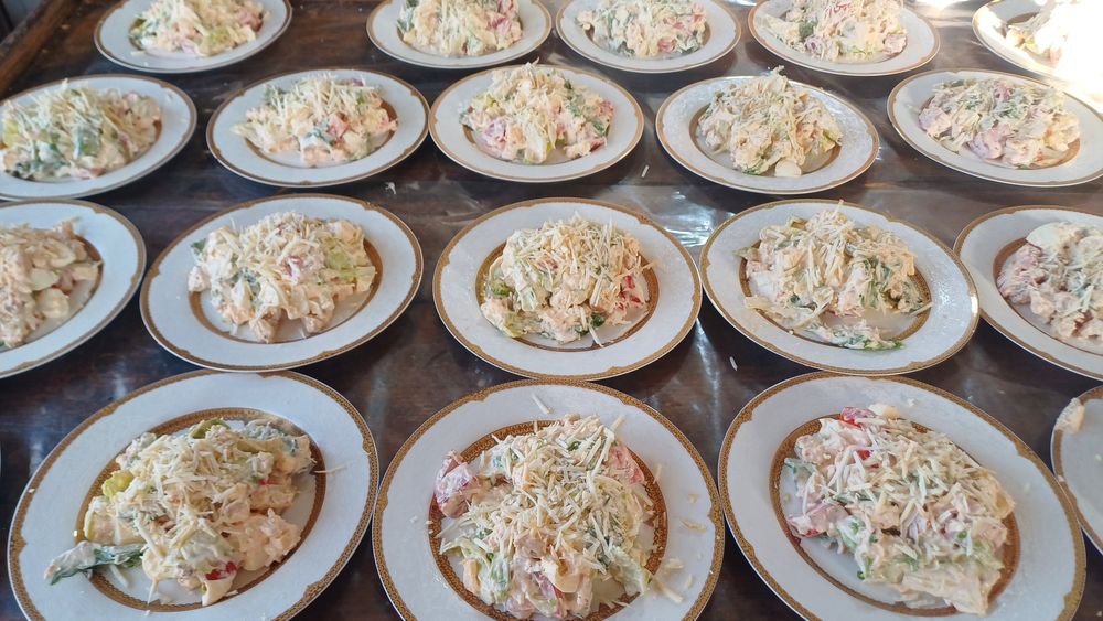 To'yga tog'ora markazi salatlar, somsa, manti