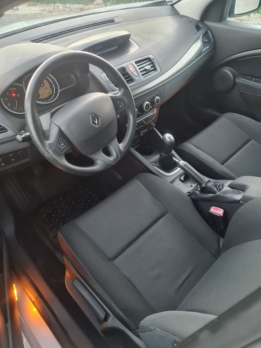 Renault Megane an 2009 diesel 1.5 cm impecabila km reali carte service