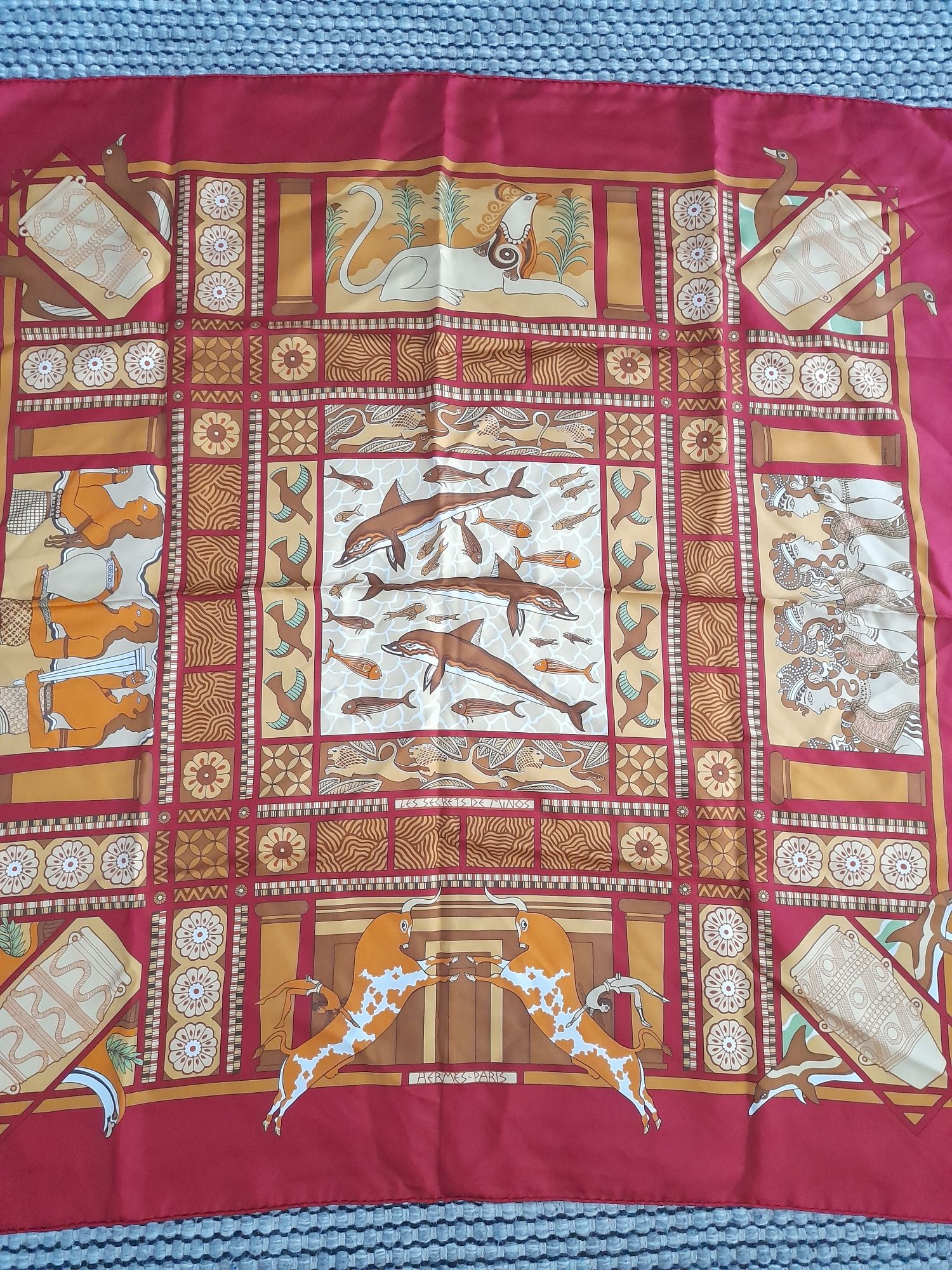 Esarfa Hermes, 1700 lei