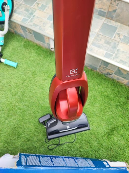 Aspirator vertical 2in1 electrolux well q7 animal