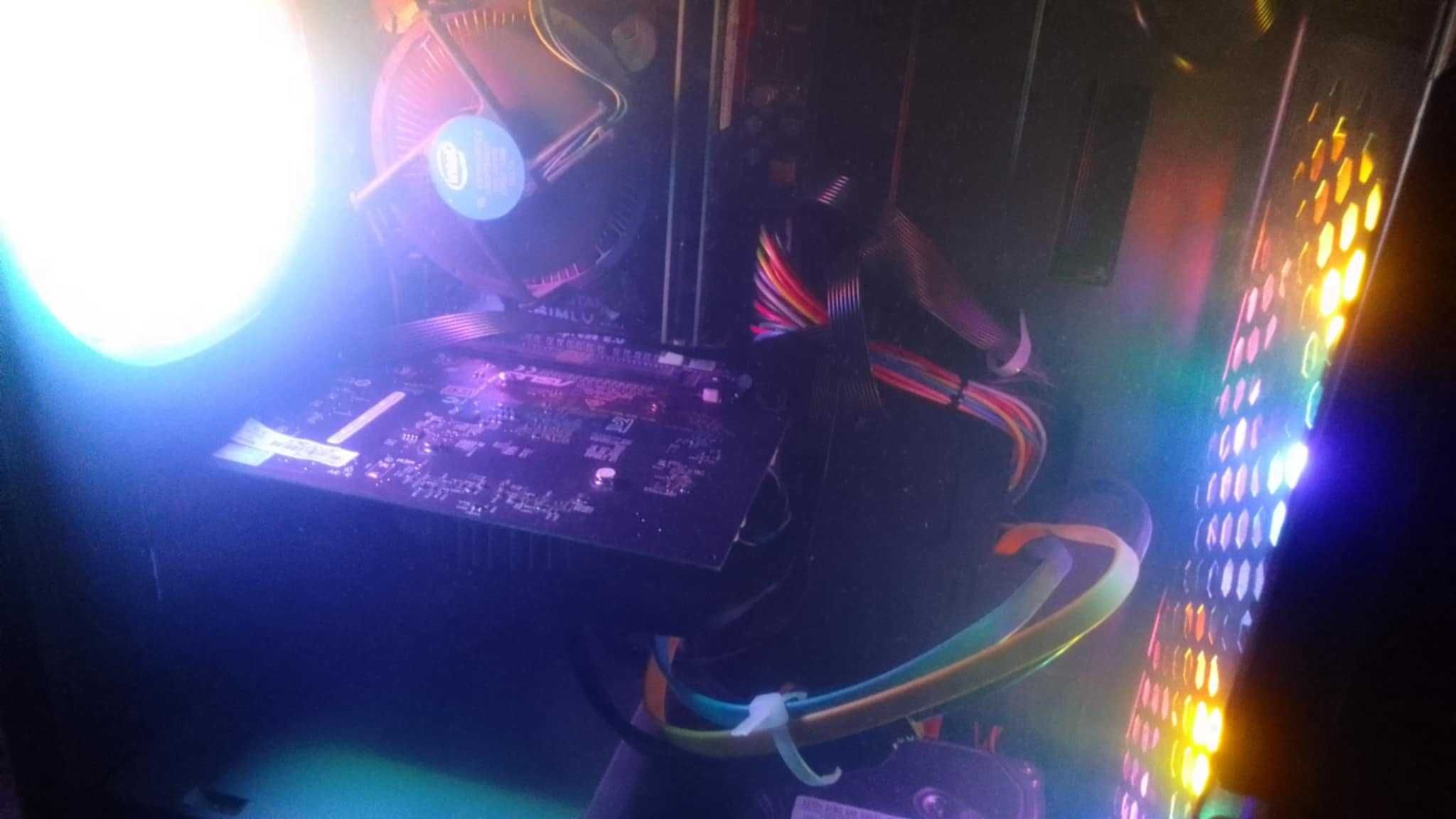 Настолен компютър / Intel Core i5 / 12GB RAM