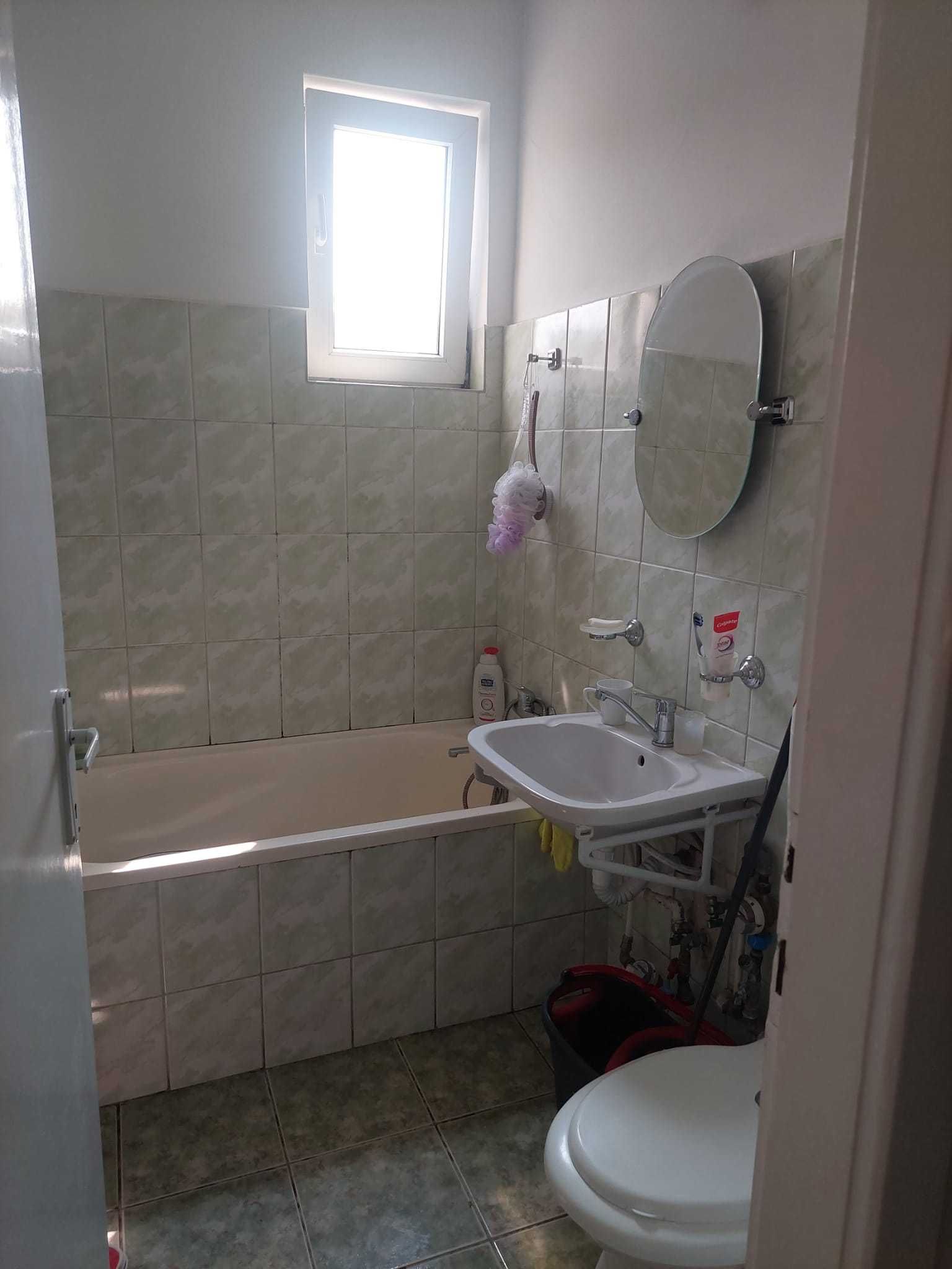 Vand ap. 2cam., central, bine orientat, zona linistita, bloc caramida