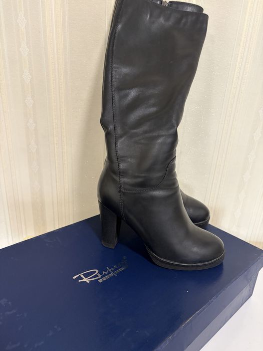 Продам женские сапоги