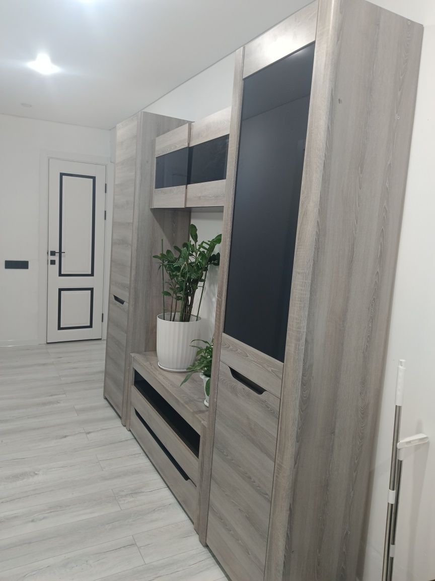 Срочно Продам горку в гастинную