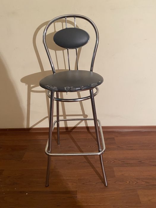 Стулья барные  прочный металл