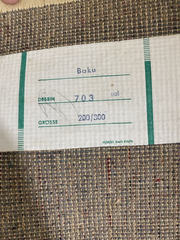 Продается ковер шерстяной 3*2 в хорошем состоянии