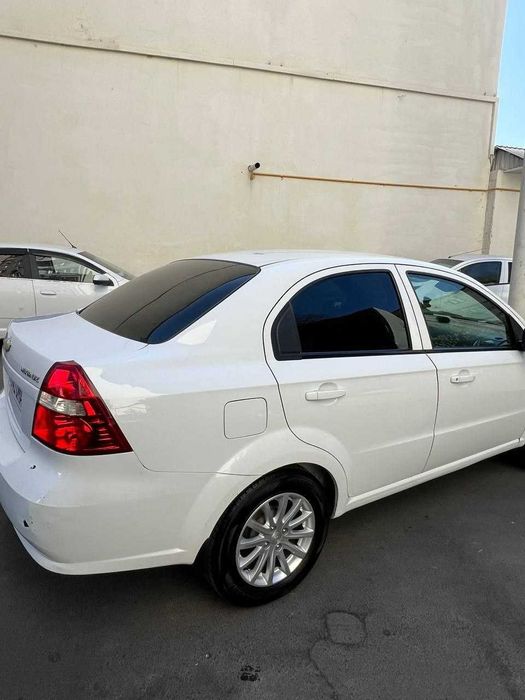 Nexia 3 Avtomat sotiladi