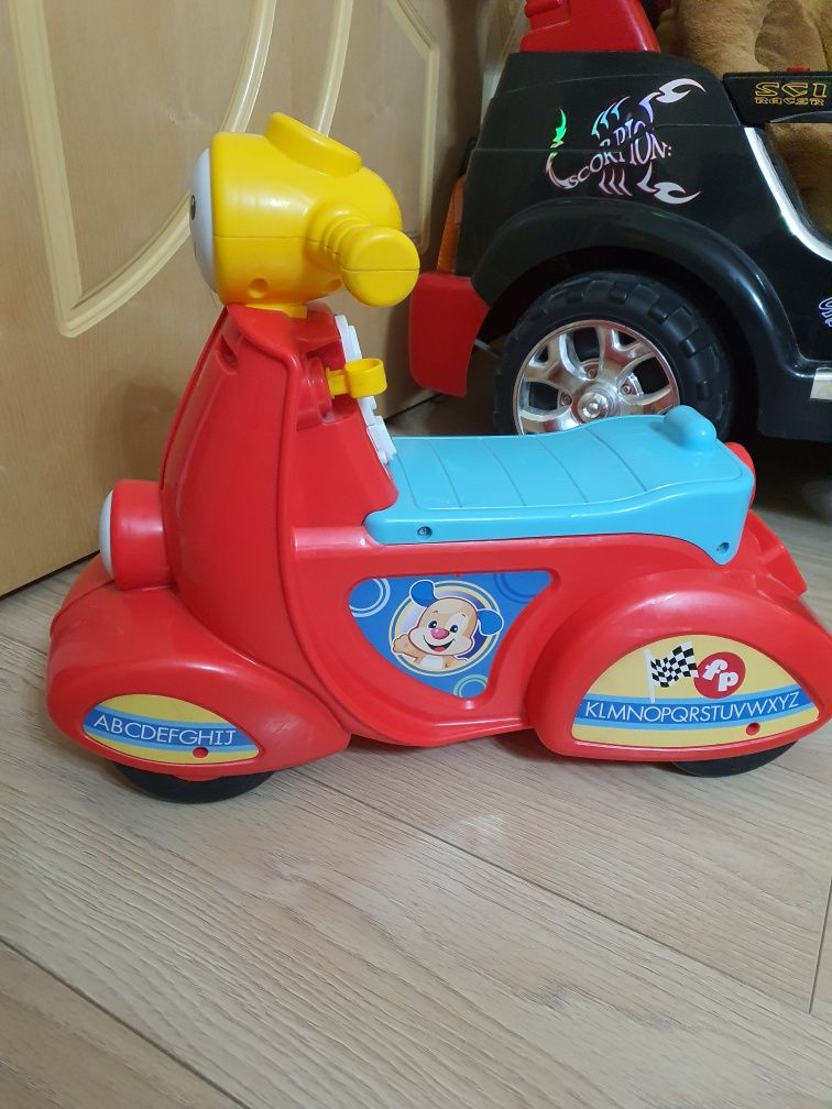 Детская машинка fisher price