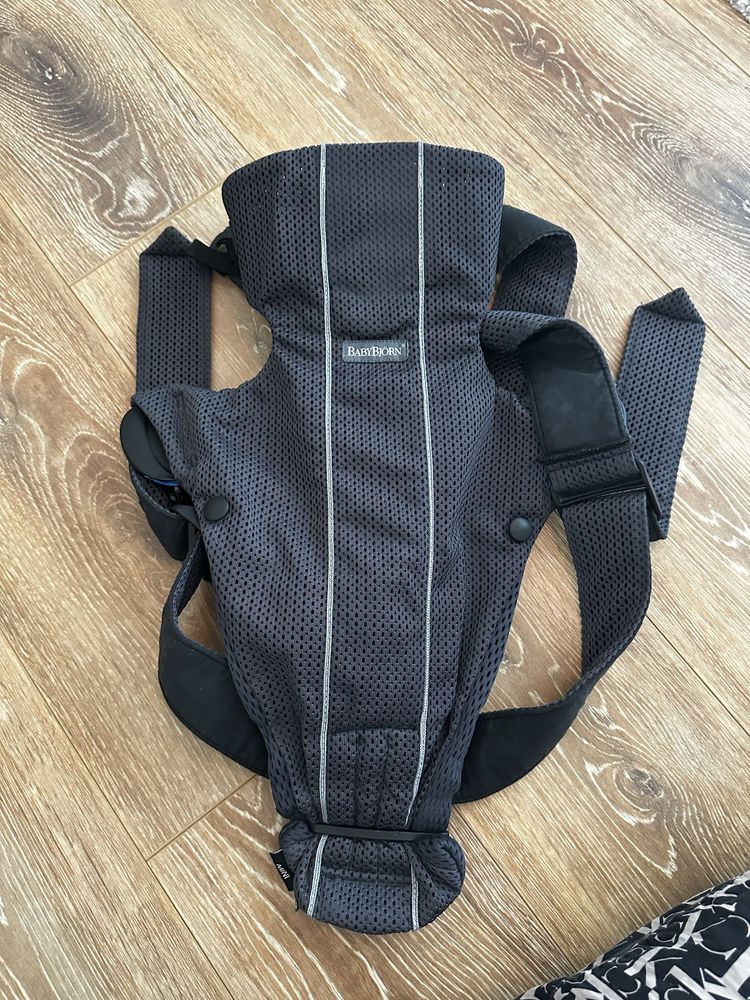 Marsupiu anatomic pentru nou-nascuti BABYBJORN