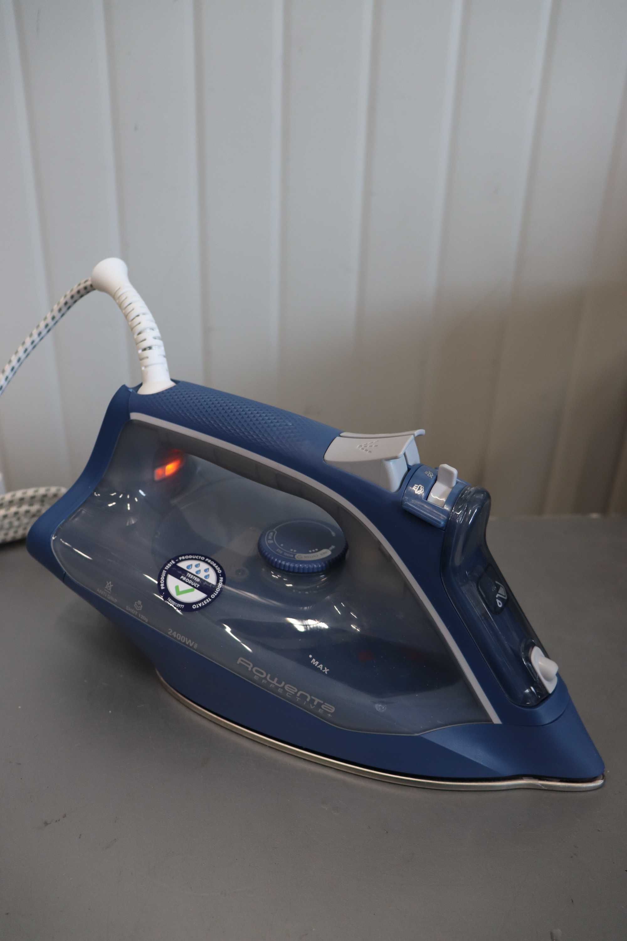 Ютия Rowenta Effective, 2400W, парен ход, неръждаема стомана