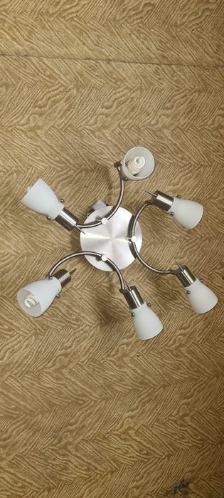 Lustre / corpuri de iluminat moderne