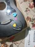 Gitara  sotiladi