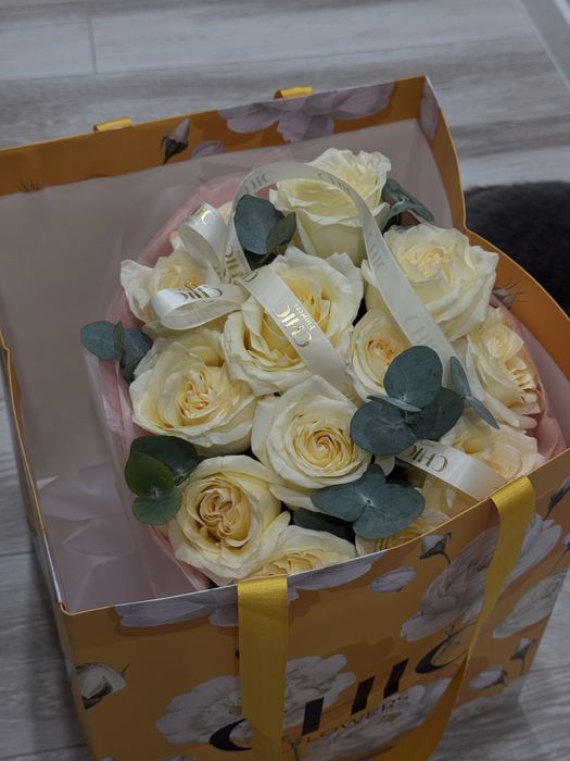 Букет белых роз.