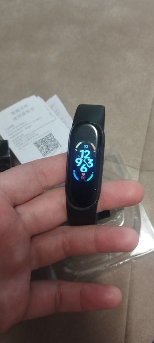 Смарт гривна часовник