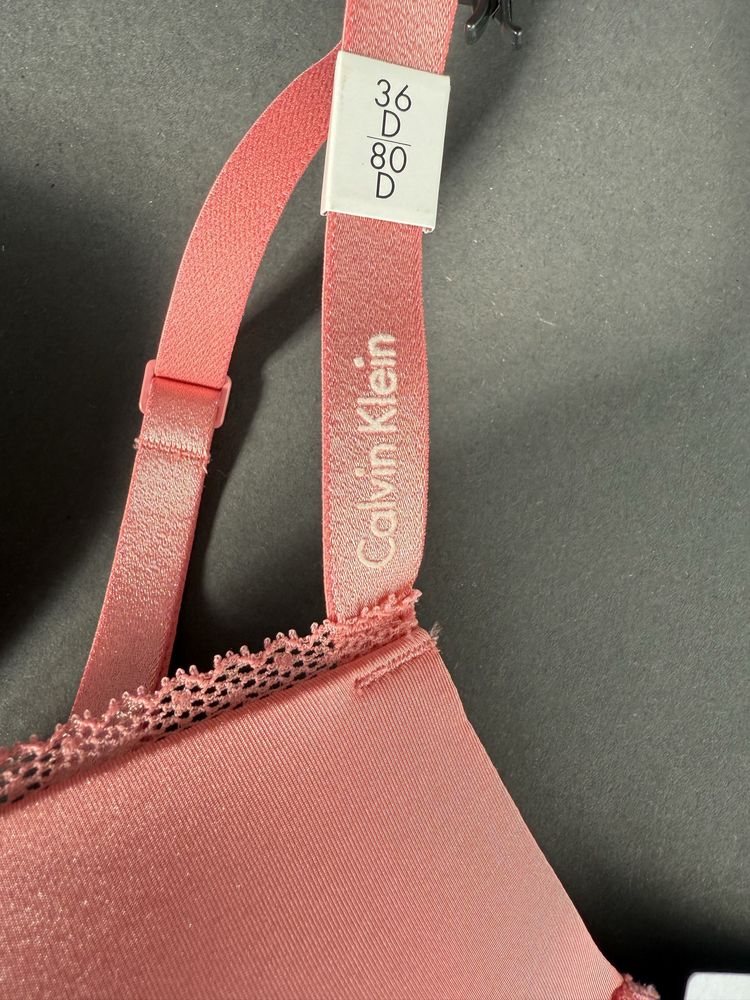 Луксозен сутиен Calvin Klein /80D/