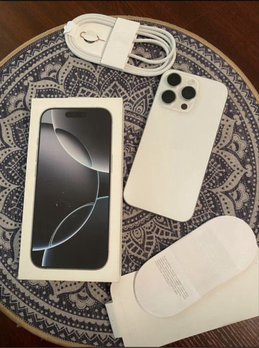 iphone 16 pro в идеальном состаяний