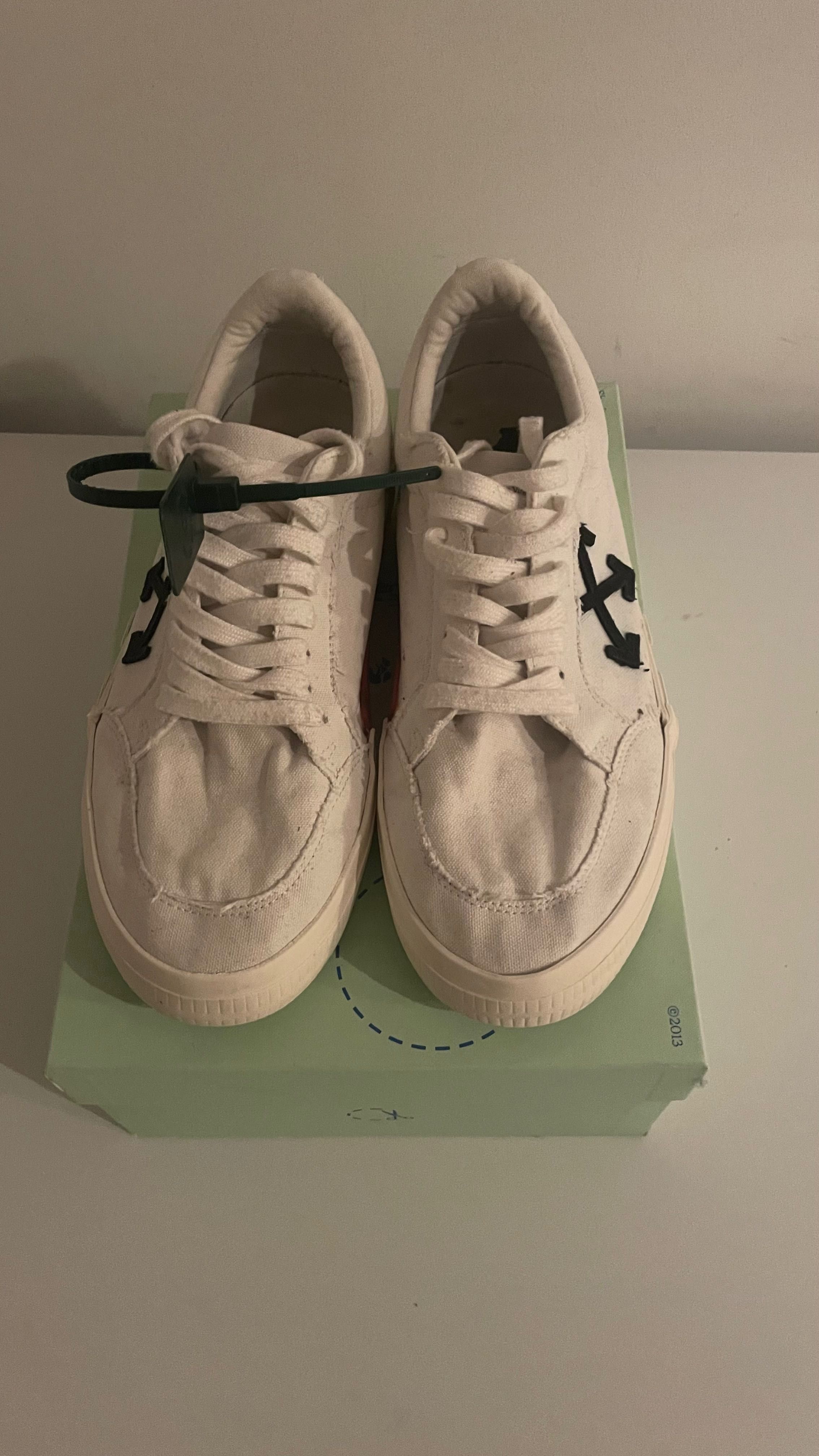 OFF-WHITE Vulcanized Low 43