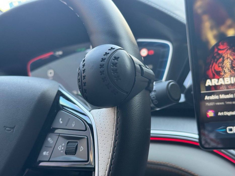 Универсальный шар-рукоятка для автомобильного руля.