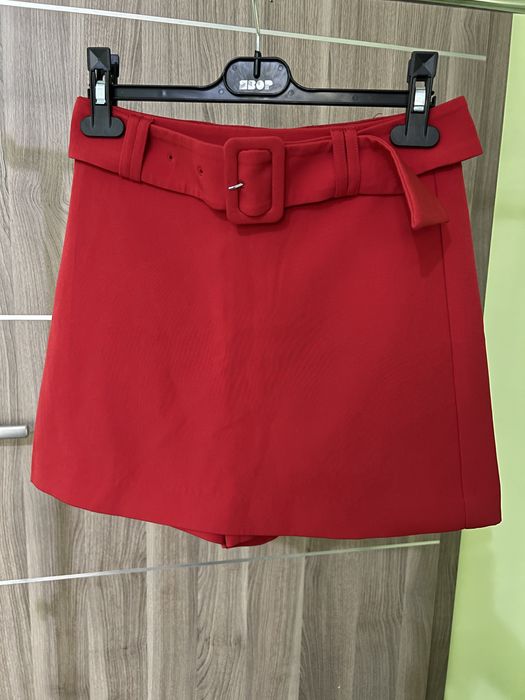 Дамски поли размер С и М различни текстури Hm Mango Mohito Daphne