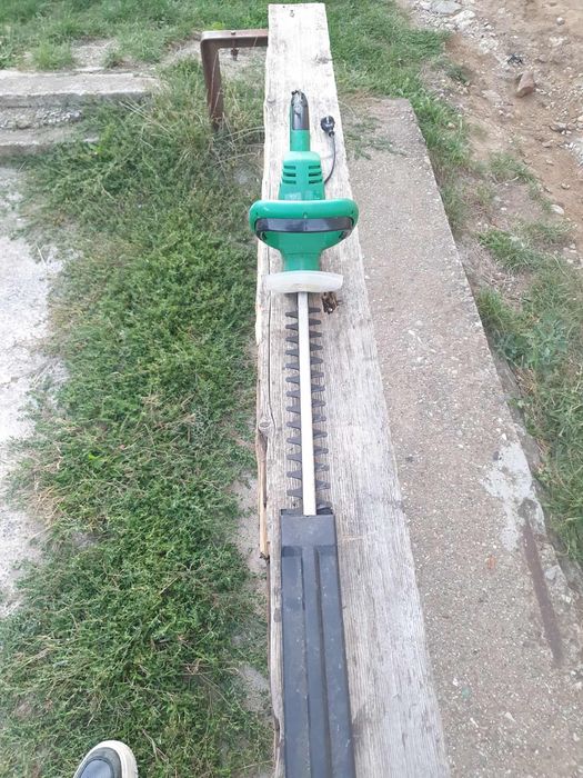 Foarfeca de gard viu sau gazon