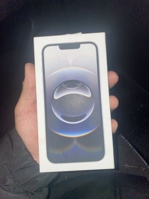 Продам iPhone 16e Новый