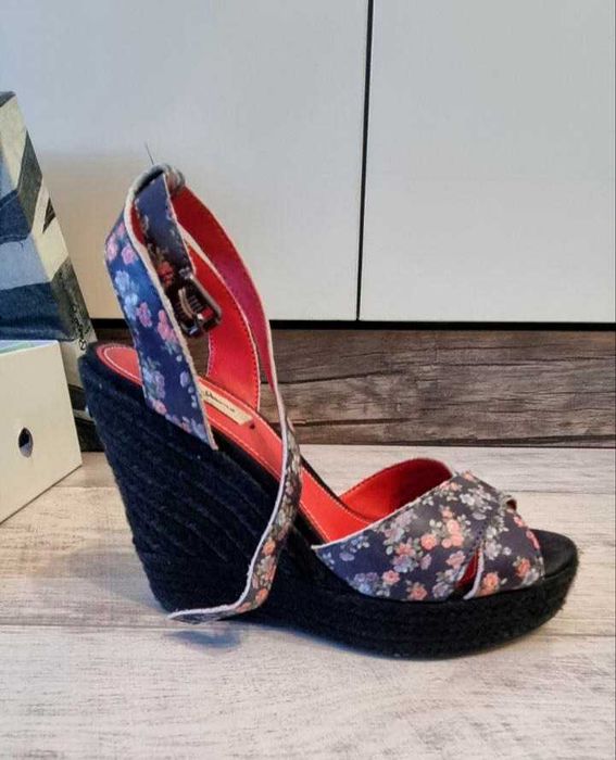 Pepe Jeans сандали на платформа – нови, тъмносини, 10.5 см