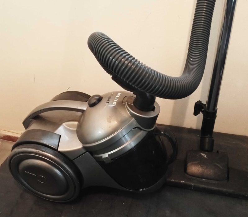 Прахосмукачка TAURUS 1400W