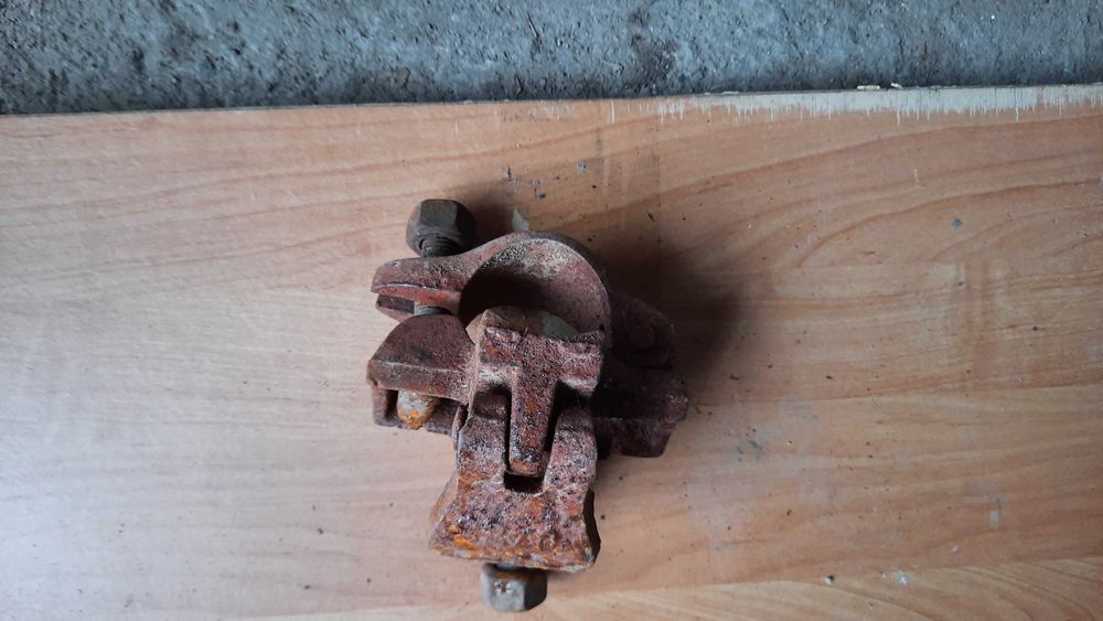 Строительный хомут для лесов