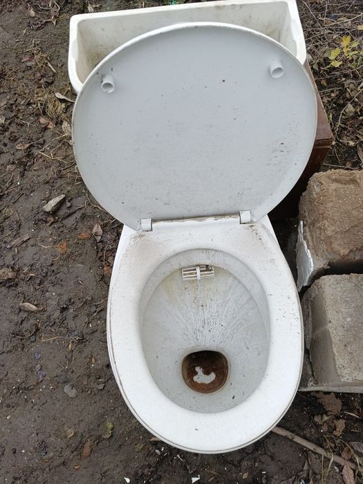 Продам унитаз б/у