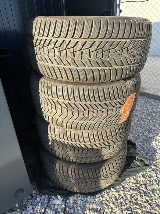 265 40 20 Hankook Зимни 6.5 ММ ПОЧТИ НОВИ!