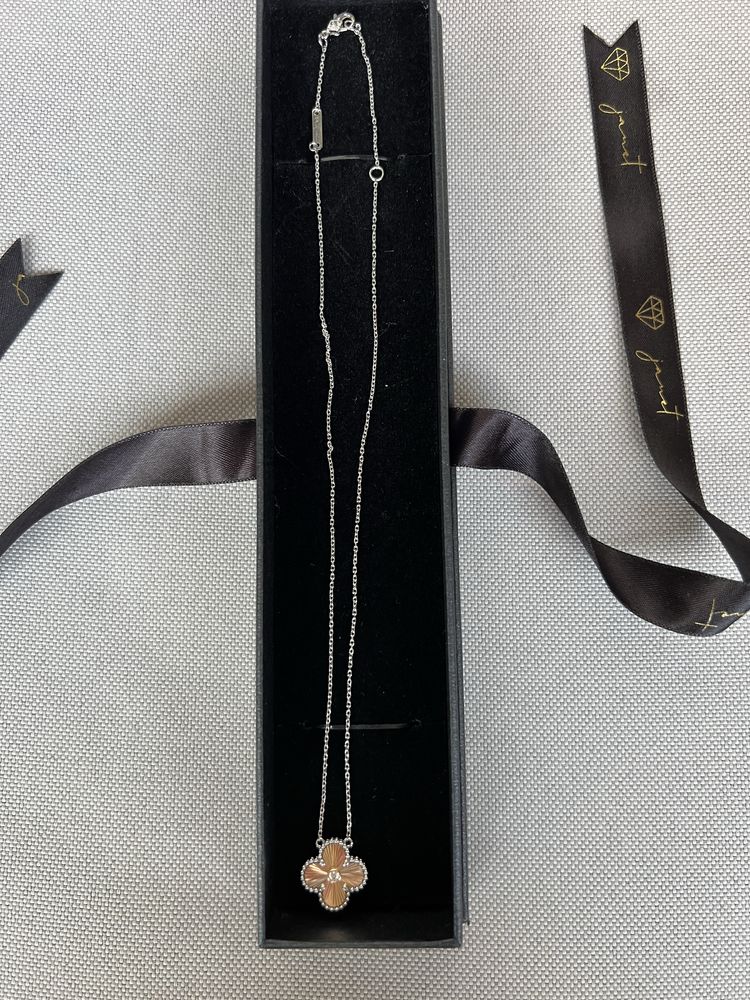 Златно колие Van Cleef