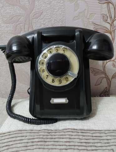 Ретро телефоны середины прошлого столетия