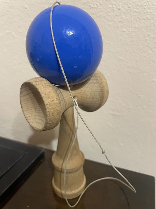 Vand kendama albastra foarte buna