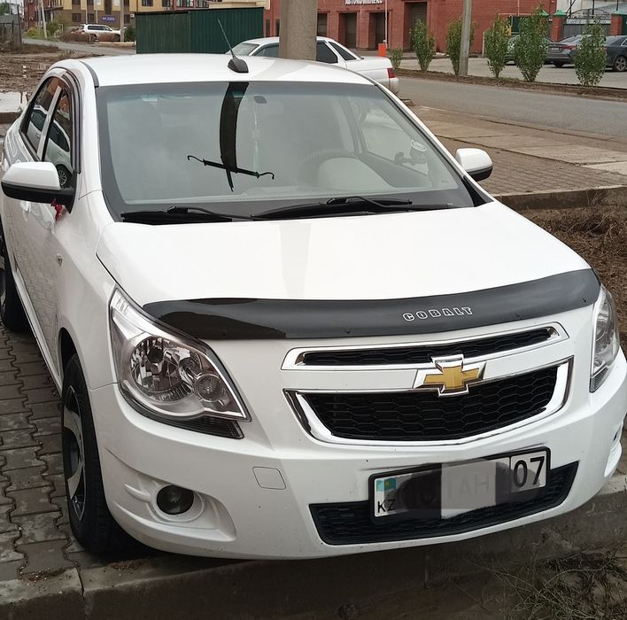 Продам машину шевролет кобальт
