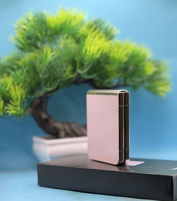 ГАРАНЦИОНЕН!!! Samsung Galaxy Z Flip5, 8GB RAM, 512GB, 5G, Lavender