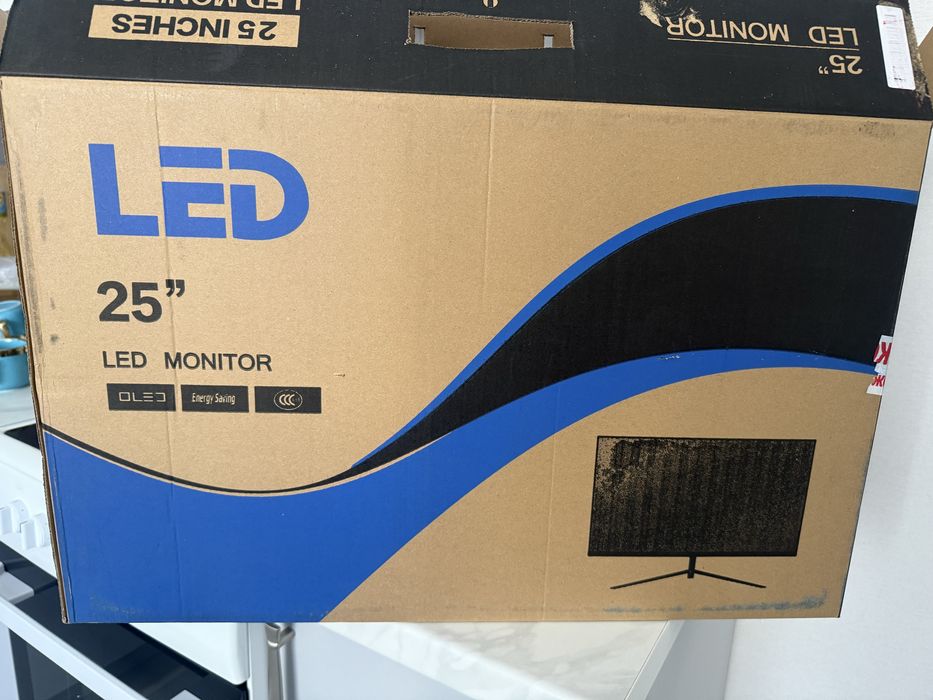 Монитор игровой обсолютно новый не пользовали 300герц