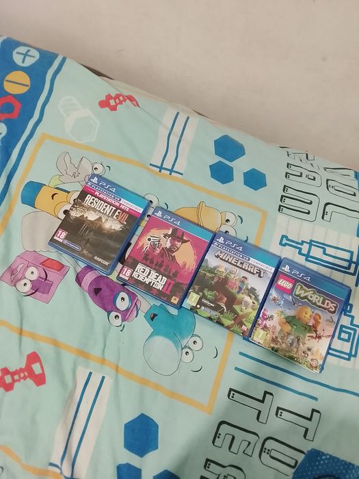 Продавам игри за PlayStation 4.