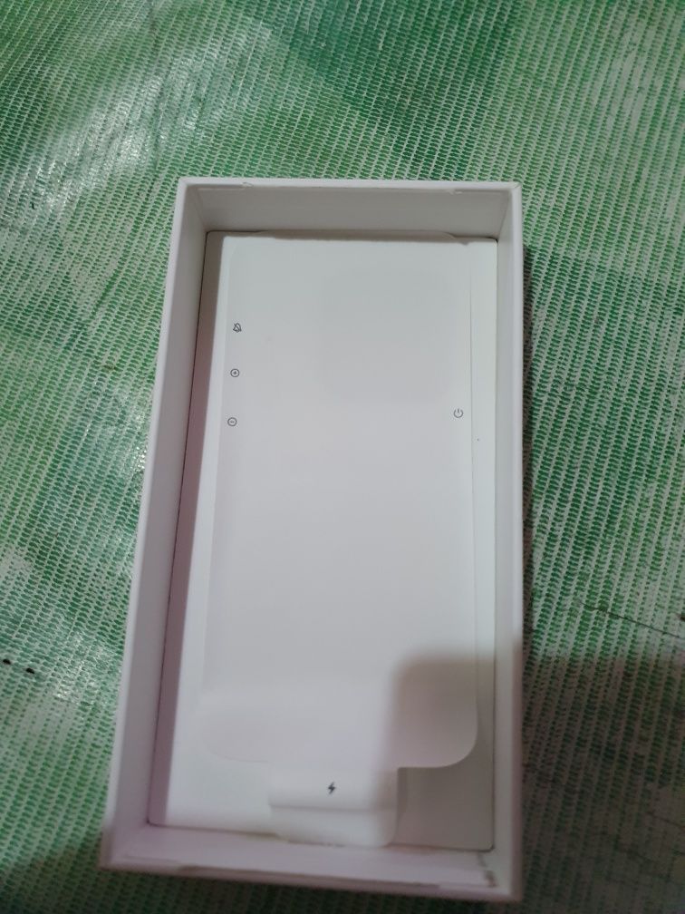 Iphone 14 pro karobka