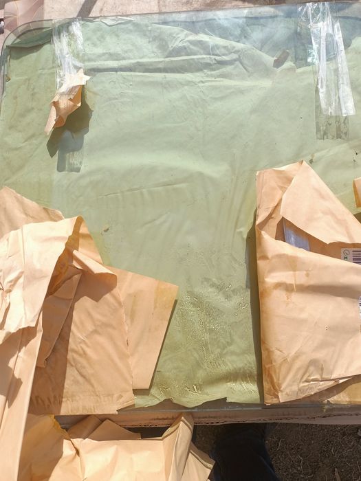 Продам боковое стекло МАЗ Ман