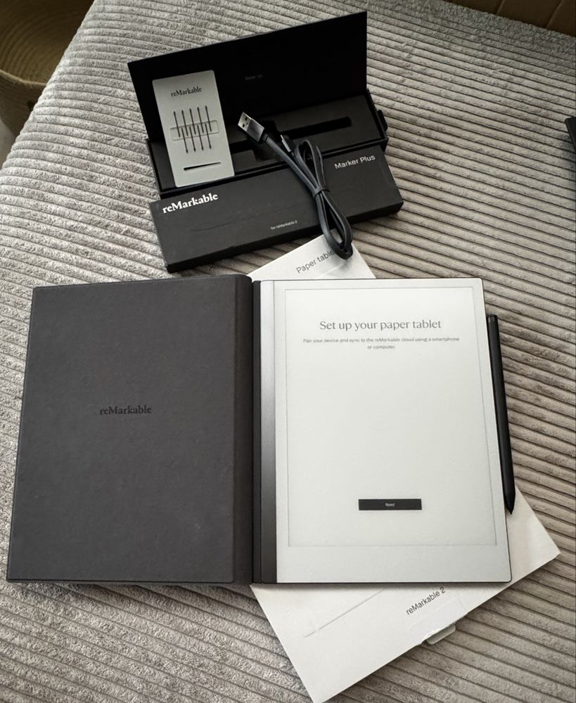 reMarkable 2 + black leather folio + Marker Plus